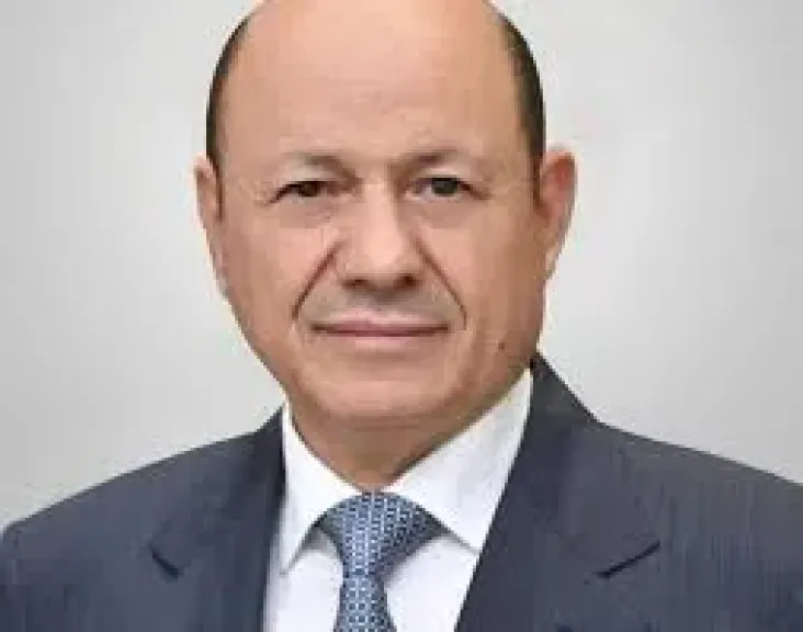 الرئيس رشاد العليمي يُعزي بوفاة علي سالم البيض ويعرض دعم الدولة لنقل الجثمان إلى حضرموت!